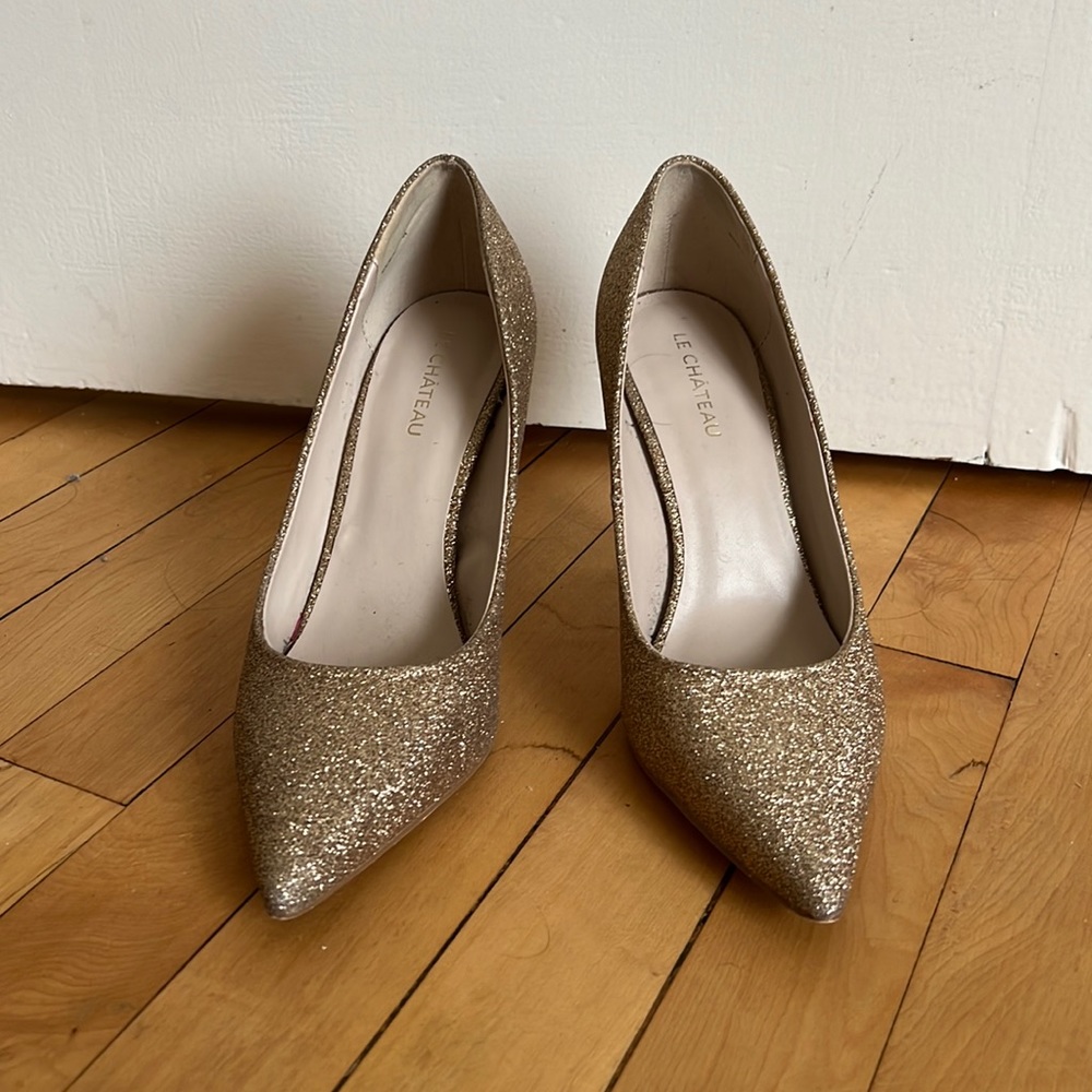 le chateau gold glitter heels size 7.5, worn once